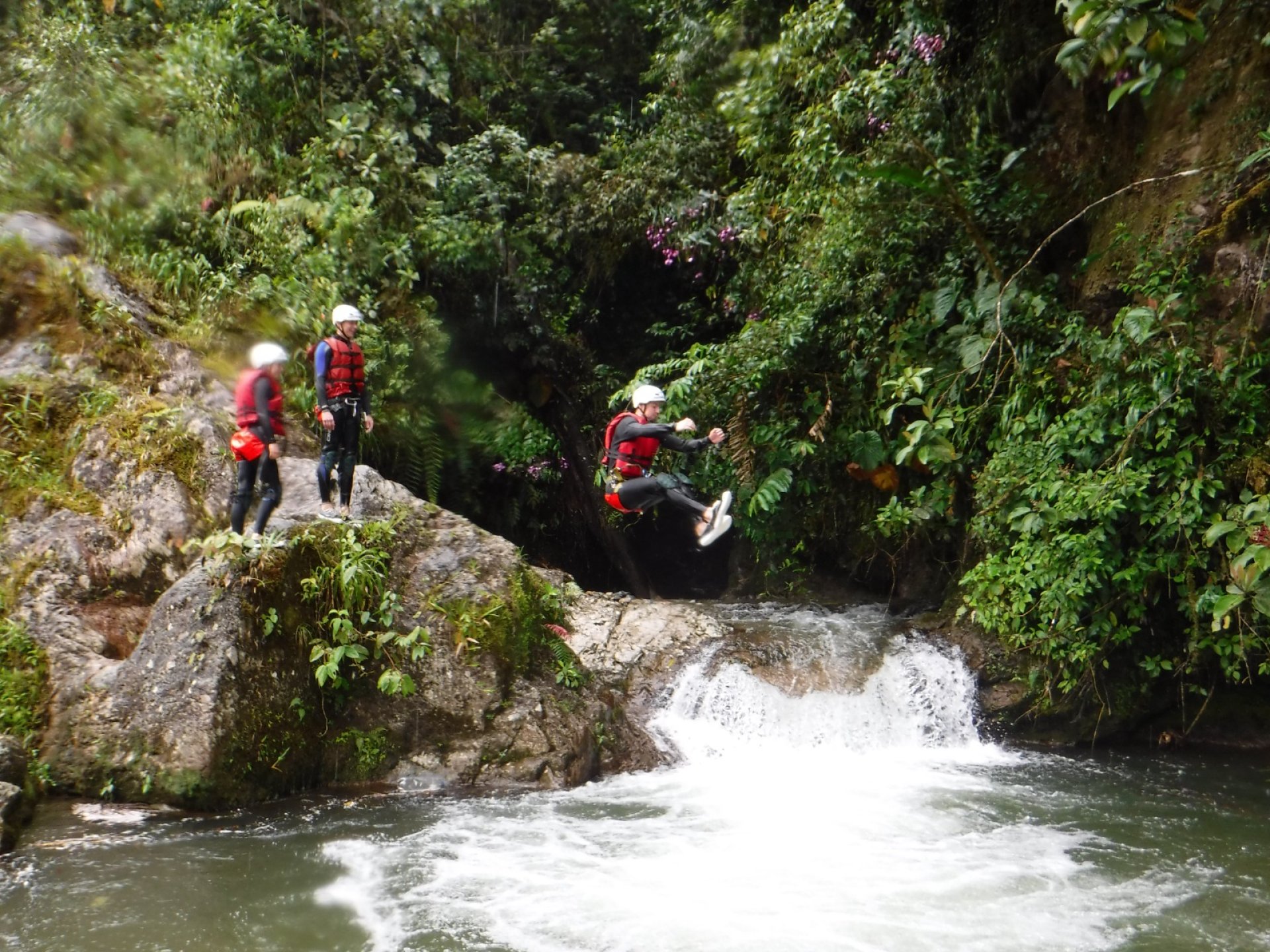 Canyoning y Rápel en Cascadas de Baños