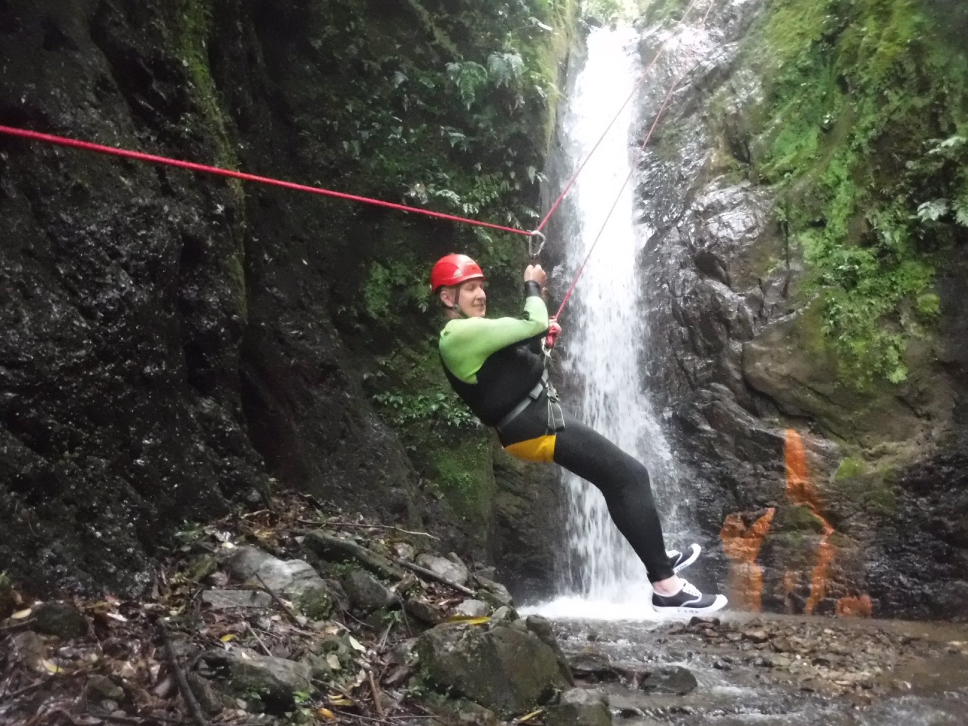 Canyoning y Rápel en Cascadas de Baños