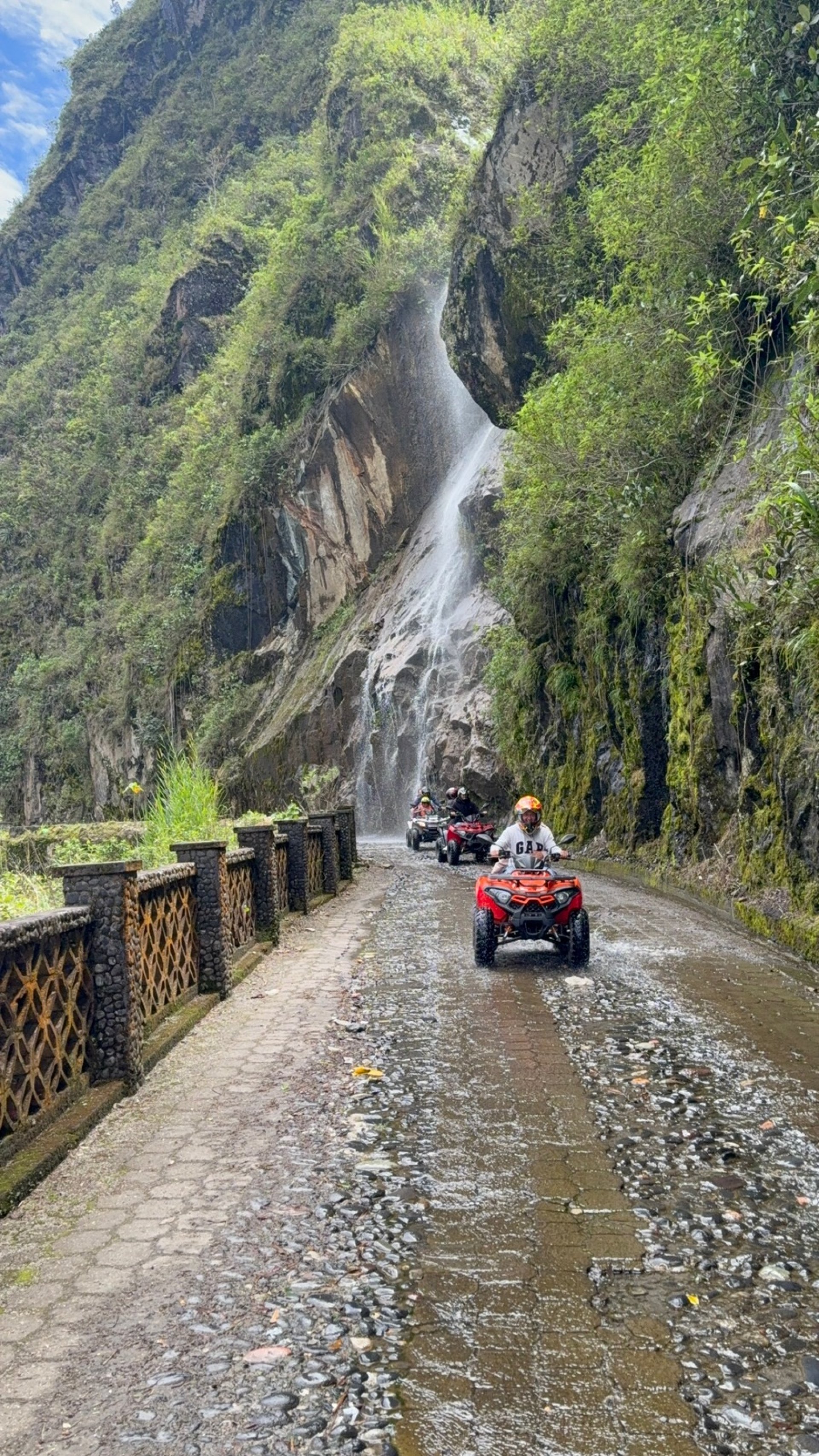 Alexander Tours: adventure tour operator in Baños de Agua Santa